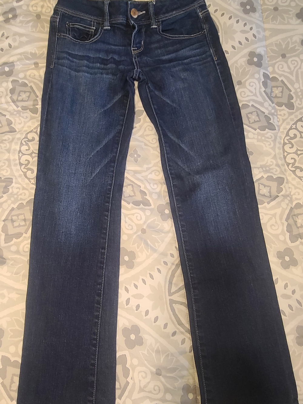 Classic American Eagle Dark Blue Jeans - Timeless Straight Leg